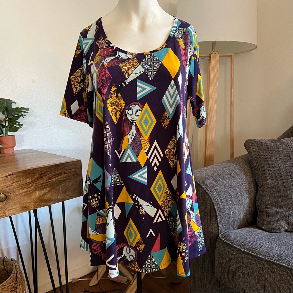 Lularoe Classic T sally NBC Top Size Medium
